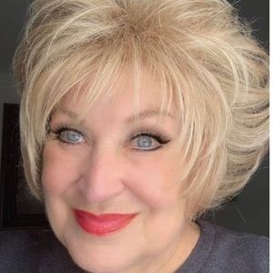 Meet your Posher, Janet